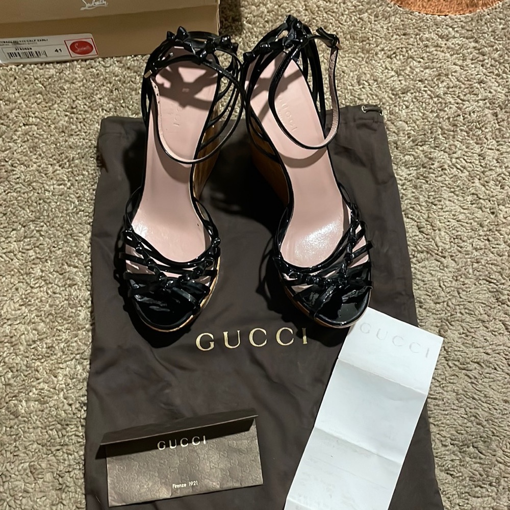 EUC AUTHENTIC Gucci Shiny Patent and Cork Wedges